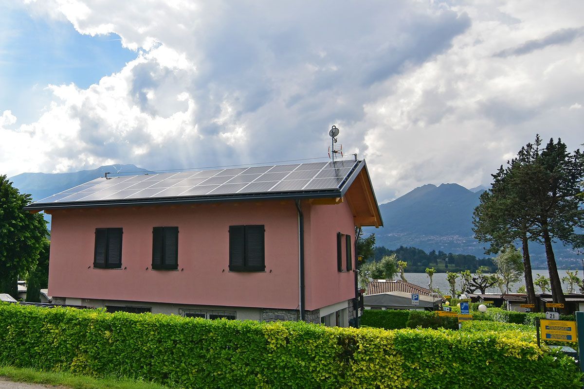 Realizzazione impianto fotovoltaico in copertura e per una struttura ricettiva